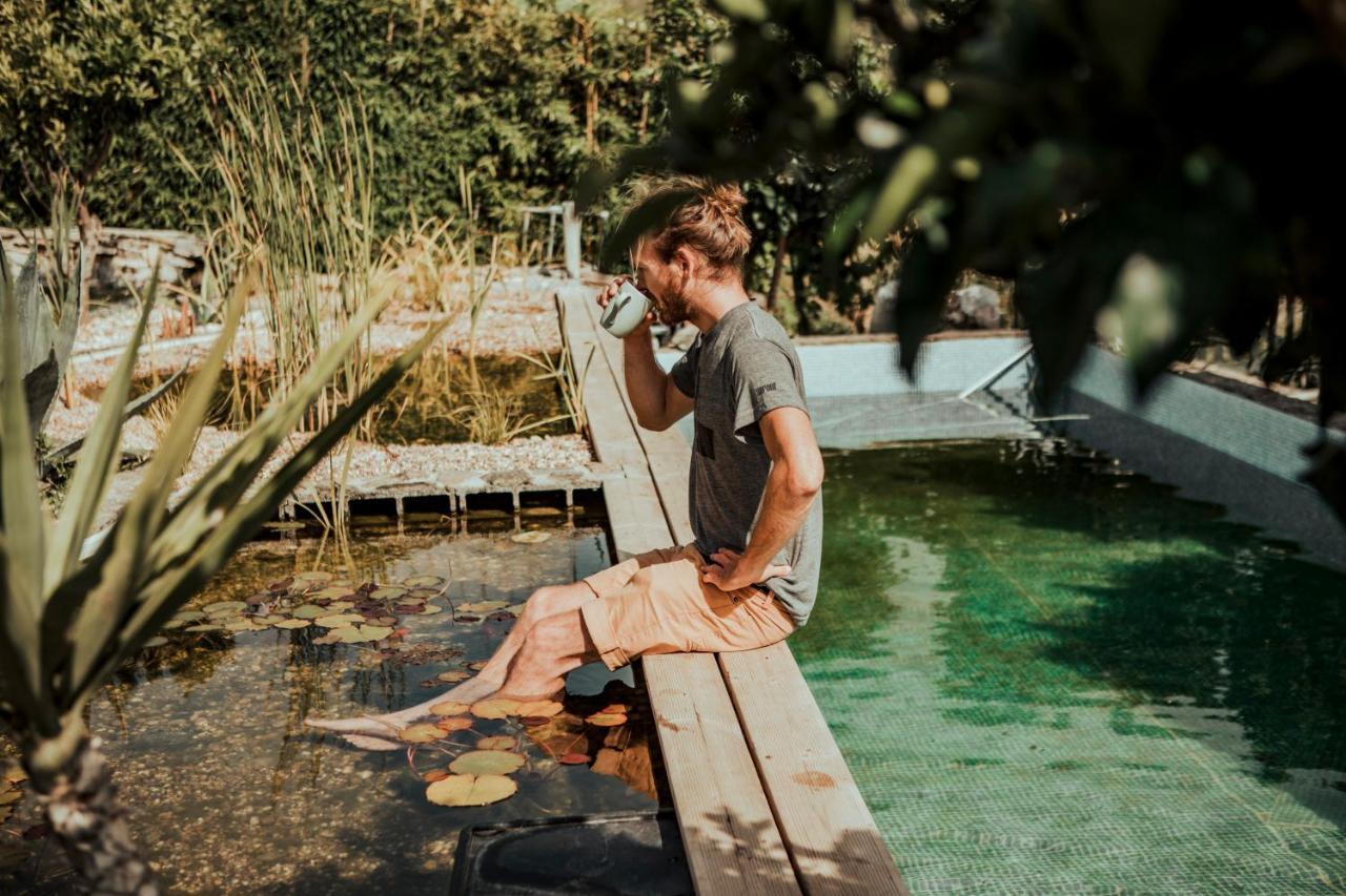The Far End Surf House - Surf & Yoga Holidays ロウリニャン エクステリア 写真