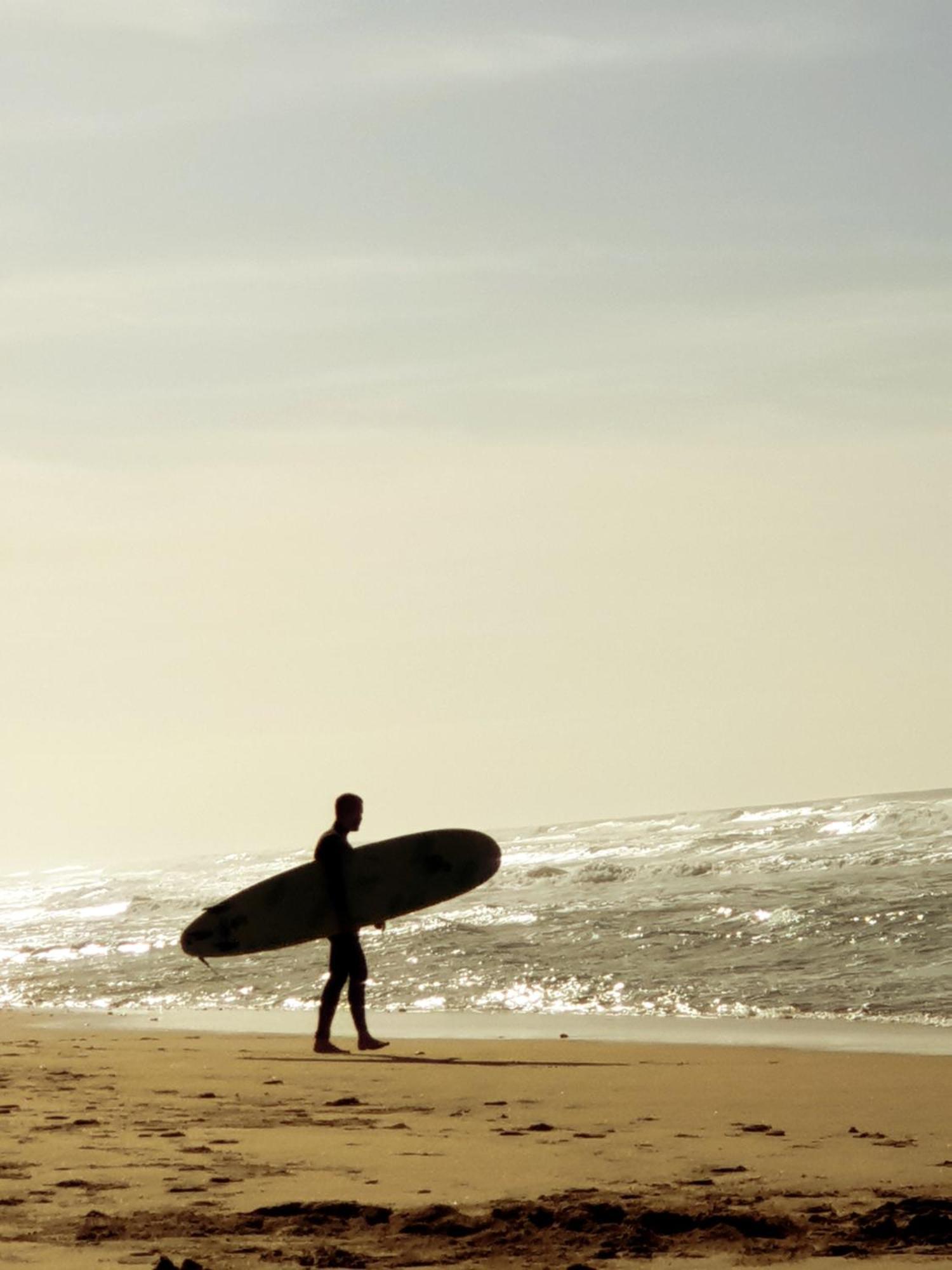 The Far End Surf House - Surf & Yoga Holidays ロウリニャン エクステリア 写真