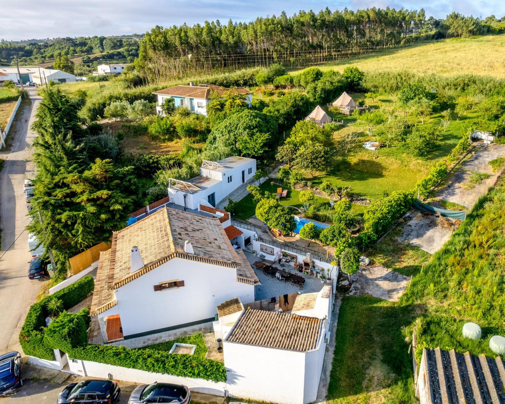 The Far End Surf House - Surf & Yoga Holidays ロウリニャン エクステリア 写真